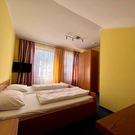 Hotel-Gasthof Deutschmeister Donauwörth Buitenkant foto
