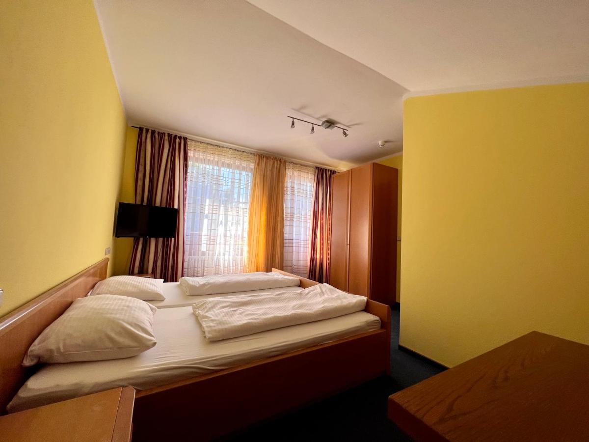 Hotel-Gasthof Deutschmeister Donauwörth Buitenkant foto