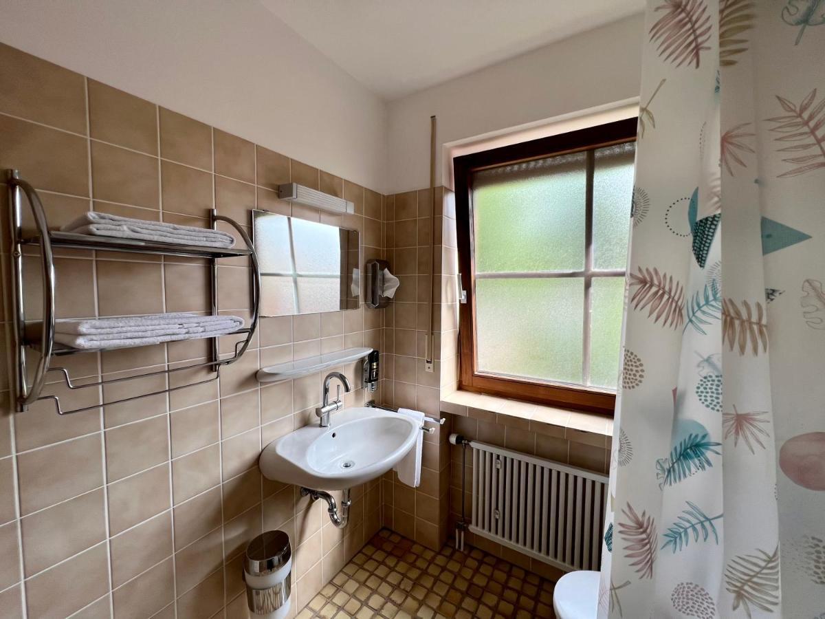 Hotel-Gasthof Deutschmeister Donauwörth Buitenkant foto