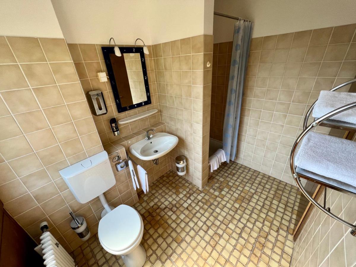 Hotel-Gasthof Deutschmeister Donauwörth Buitenkant foto