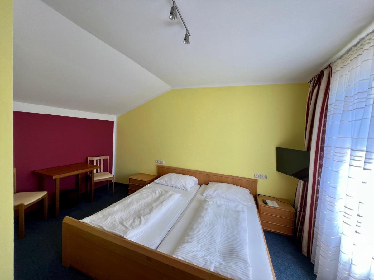 Hotel-Gasthof Deutschmeister Donauwörth Buitenkant foto